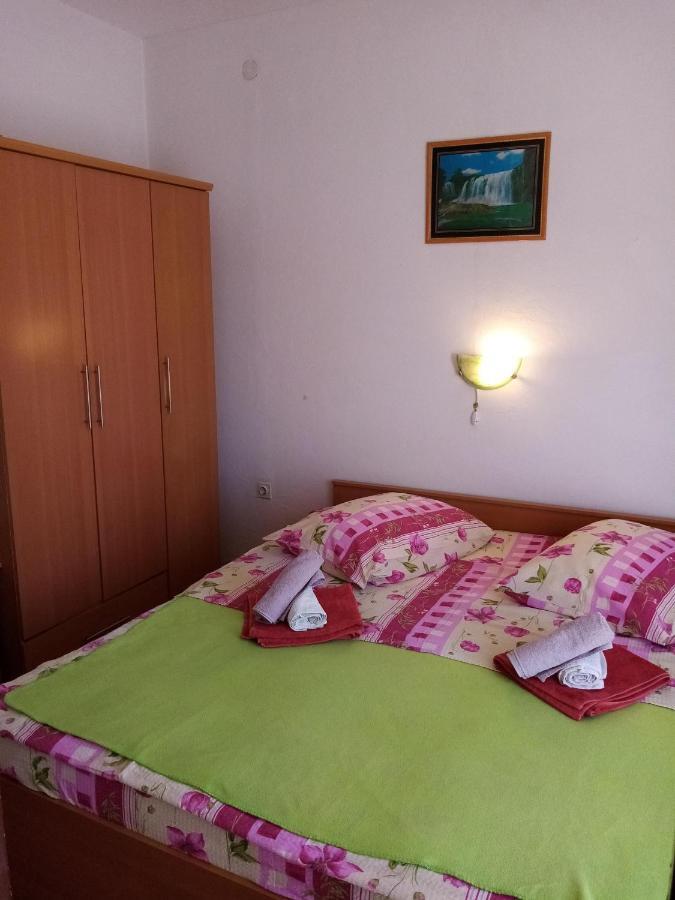 Apartments "Sun-Sea" Lopar Exterior photo